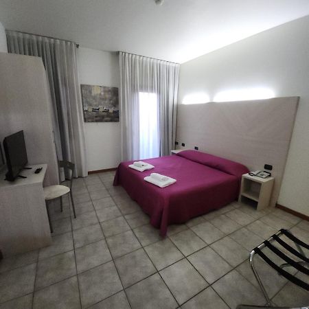 Ahr Hotel Villa Alighieri Stra Bagian luar foto